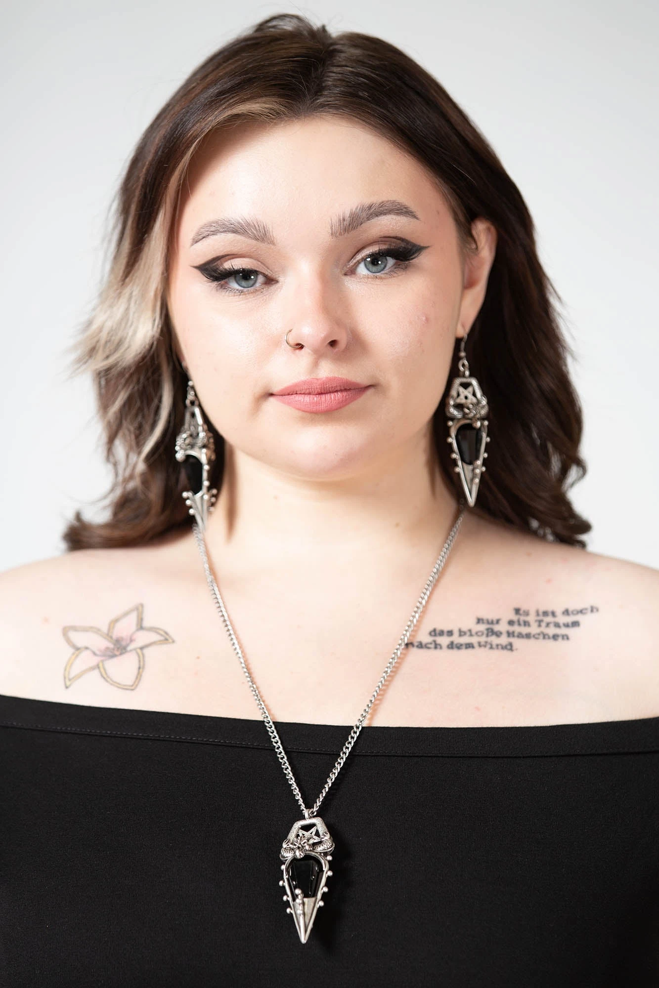 KILLSTAR Drogonight Statement Necklace - Black Resin Gem 2 KILLSTAR Drogonight Statement Necklace - Black Resin Gem - Image 2