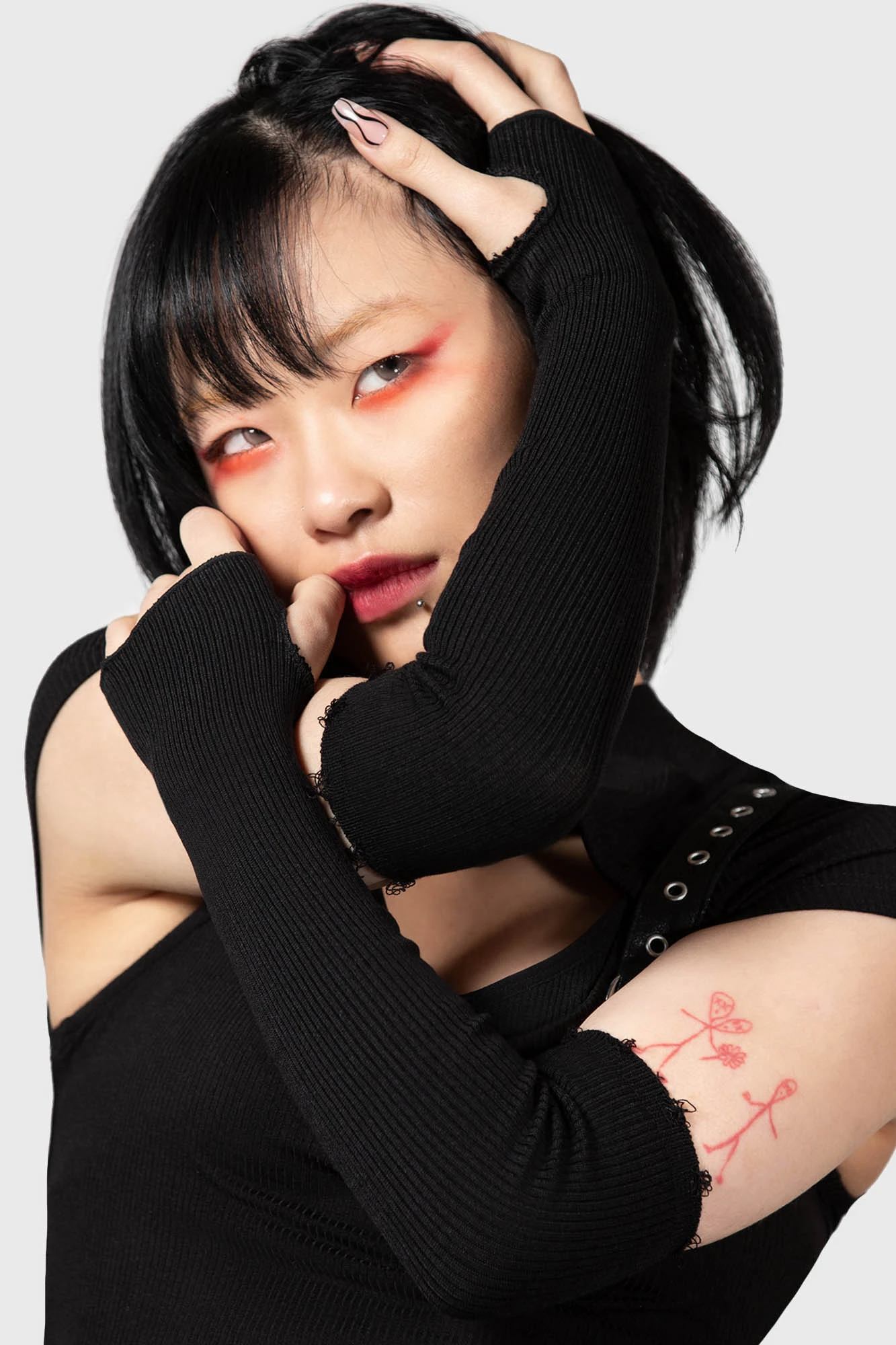 Killstar Elvyne Distressed Ribbed Gloves with Thumbholes 3 Killstar Elvyne Distressed Ribbed Gloves with Thumbholes - Image 3