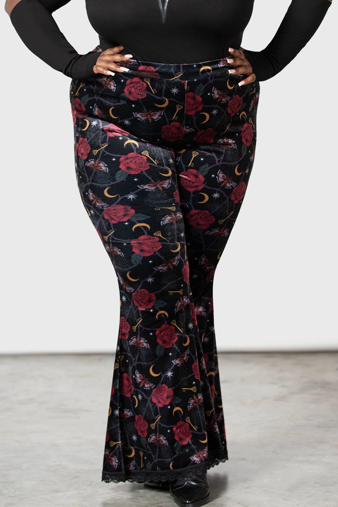 KILLSTAR Glinda Plus Size Velvet Flared Leggings 2 KILLSTAR Glinda Plus Size Velvet Flared Leggings - Image 2