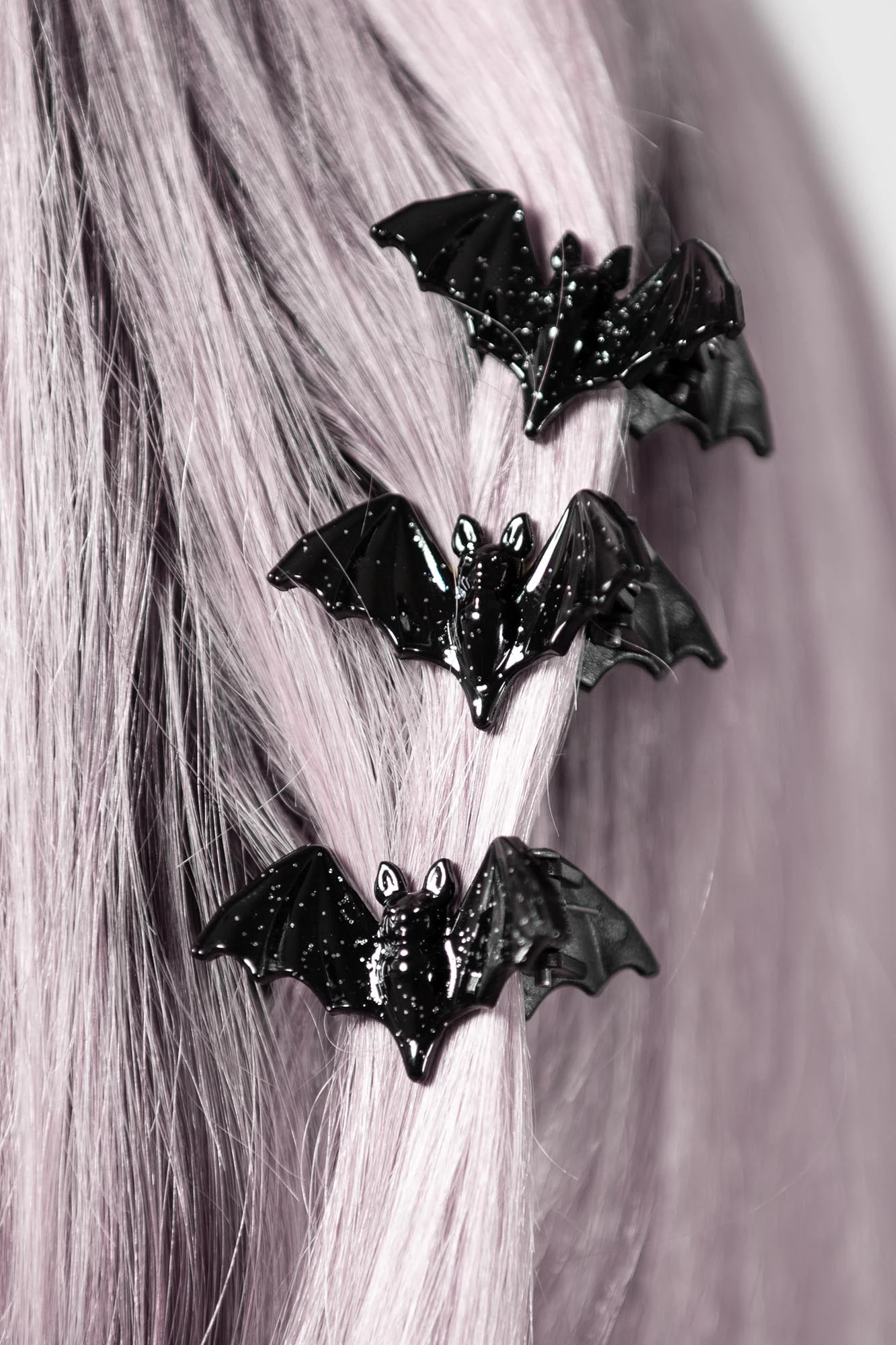 Killstar Wing It Bat Hair Claws - Pack of 6 1 Killstar Wing It Bat Hair Claws - Pack of 6