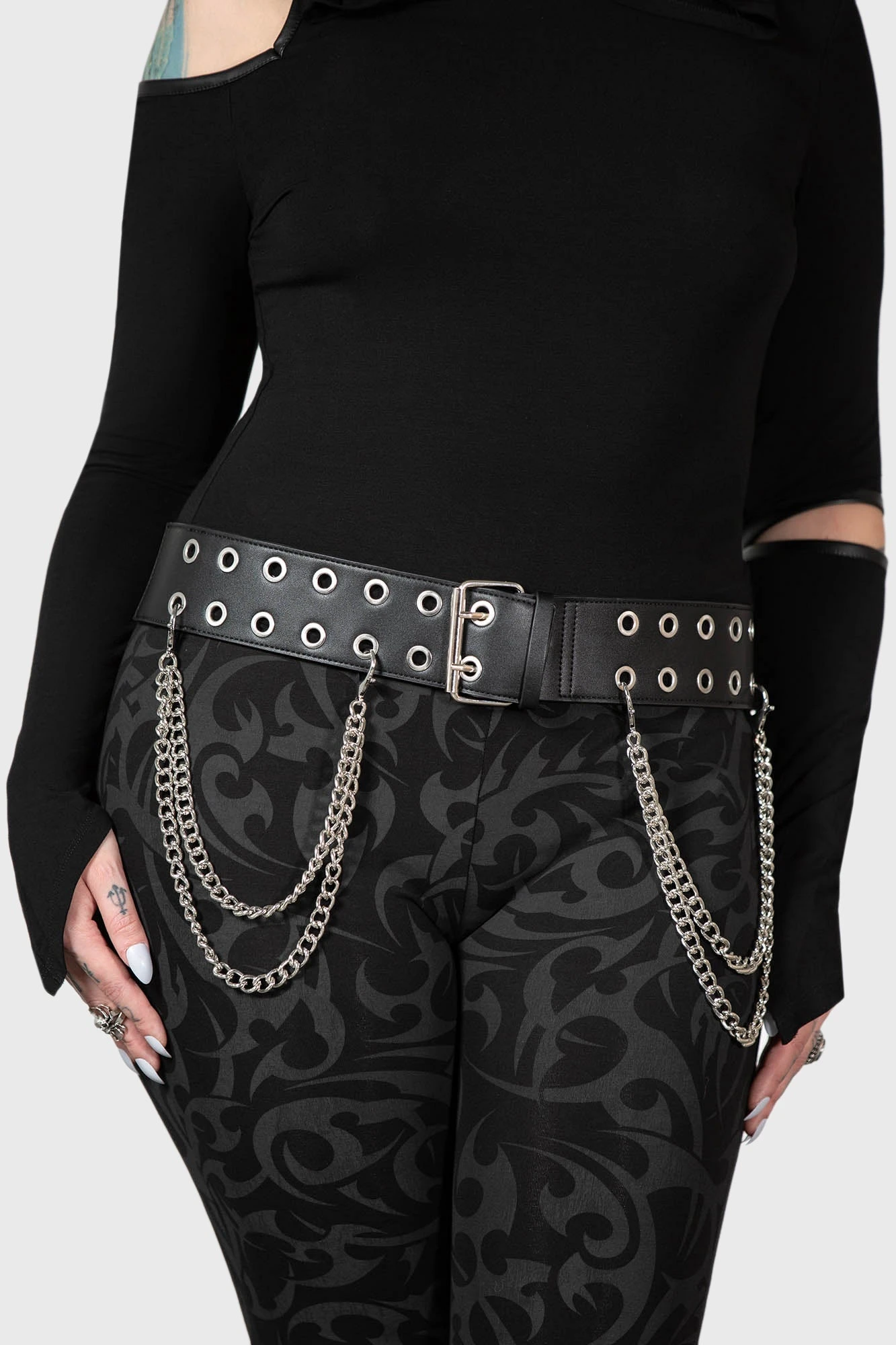 KILLSTAR Nilfheim Belt - Faux Leather Waist Accessory with Detachable Chains 2 KILLSTAR Nilfheim Belt - Faux Leather Waist Accessory with Detachable Chains - Image 2