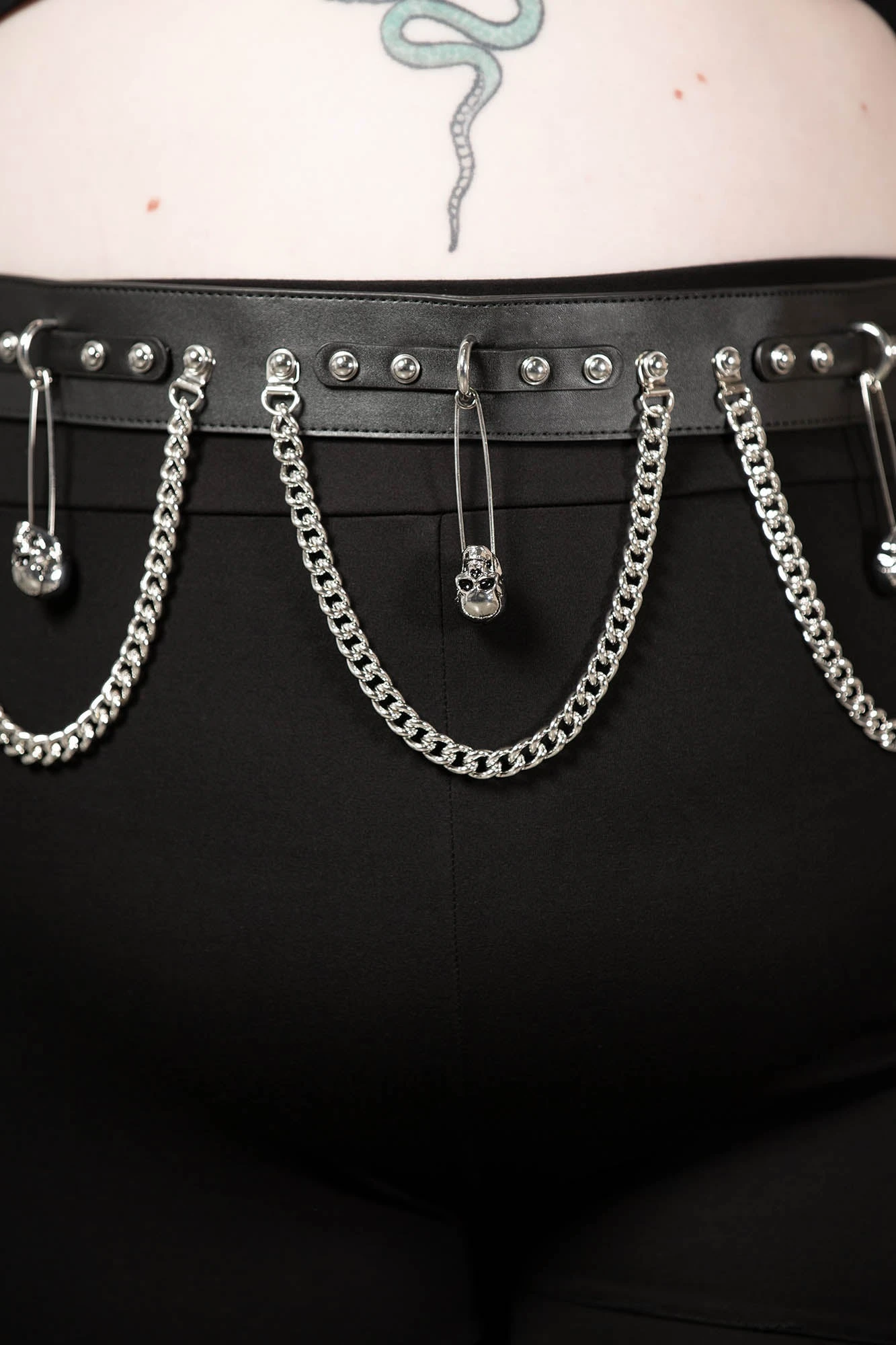 KILLSTAR Punktured Plus Size Statement Belt with Skull & Chain Details 2 KILLSTAR Punktured Plus Size Statement Belt with Skull & Chain Details - Image 2