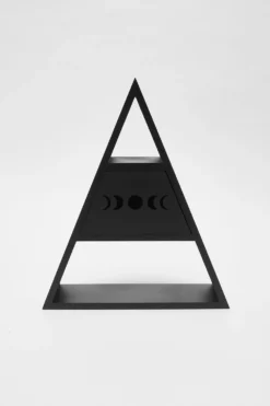 Pyramid Shelf