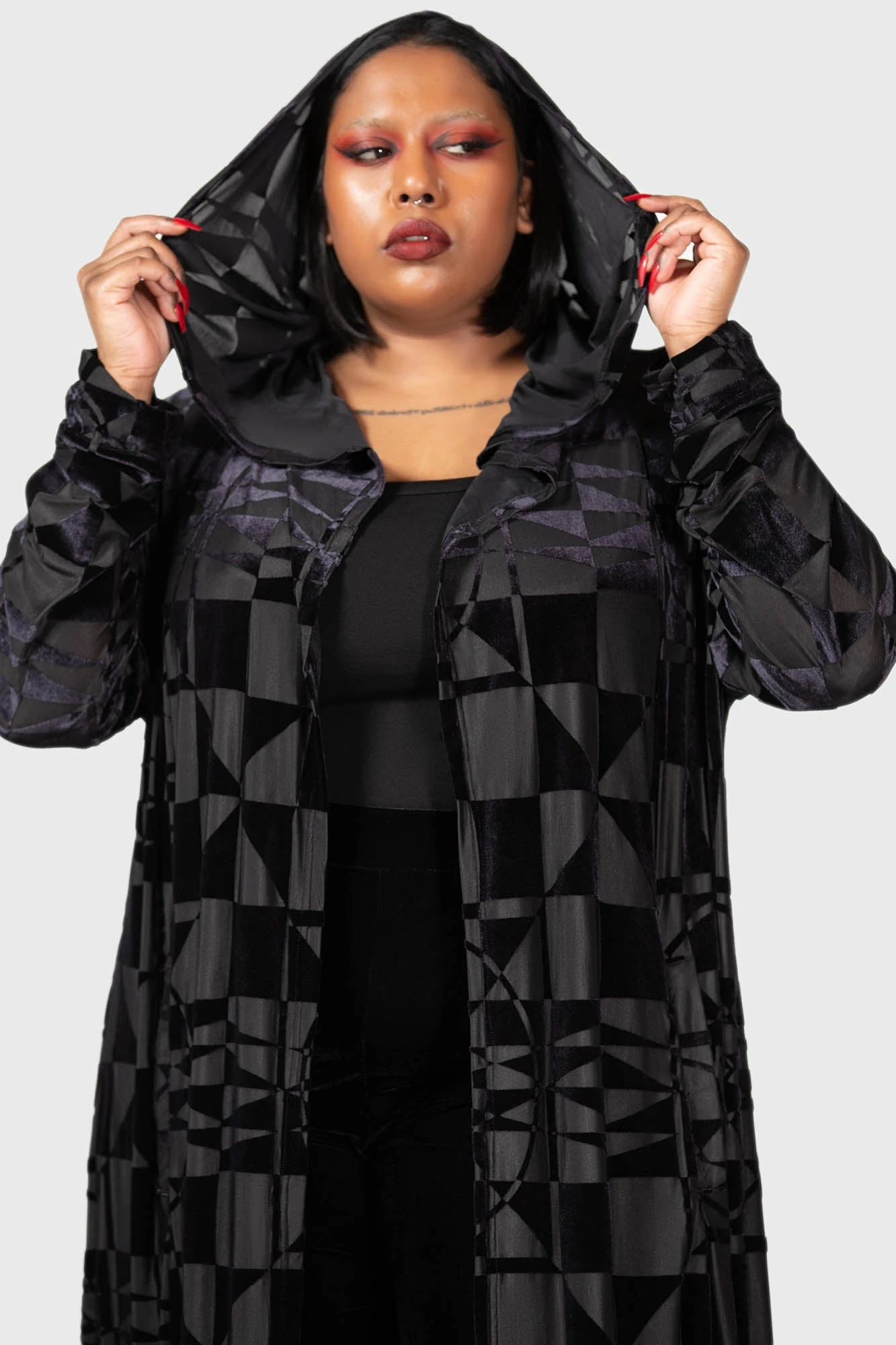 KILLSTAR x Suspiria Mood Plus Size Maxi Cardigan - Dario Argento Edition 2 KILLSTAR x Suspiria Mood Plus Size Maxi Cardigan - Dario Argento Edition - Image 2