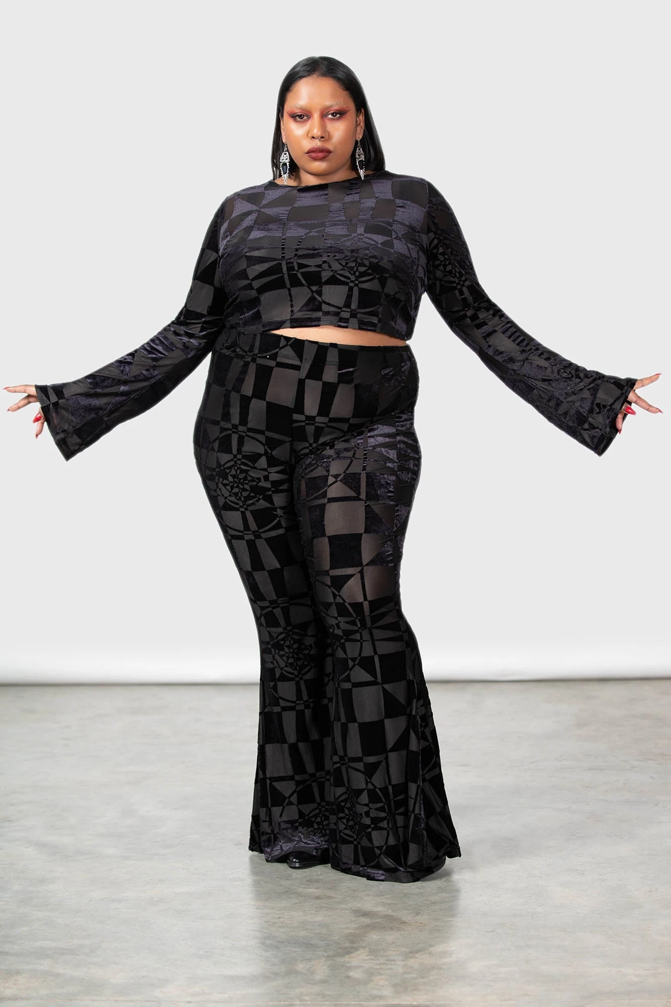 KILLSTAR x Suspiria Mood Crop Top - Plus Size Black/Grey 4 KILLSTAR x Suspiria Mood Crop Top - Plus Size Black/Grey - Image 4