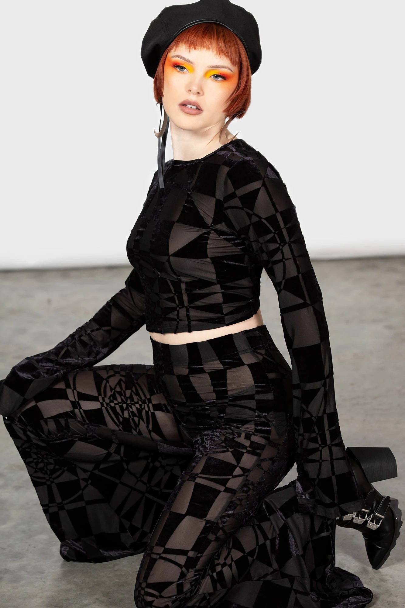 KILLSTAR x Dario Argento Suspiria Mood Flares - Black/Grey Velvet Leggings 4 KILLSTAR x Dario Argento Suspiria Mood Flares - Black/Grey Velvet Leggings - Image 4