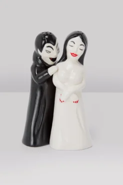 Vampyre Salt & Pepper Shaker Set -Kill Star Store VAMPYRE SALT PEPPER SHAKER C